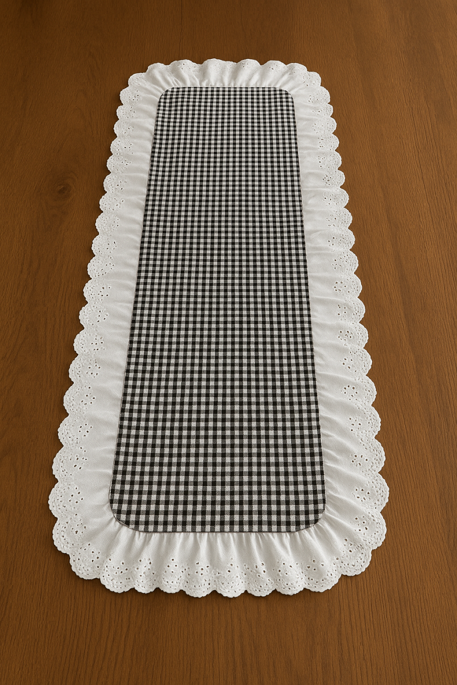 Fisto Detaylı Pötikareli Fırfırlı Runner Siyah-Beyaz 40x110 cm