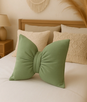 Fiyonk Kadife Doku Dolgulu Kelebek Yastık Çağla Yeşili