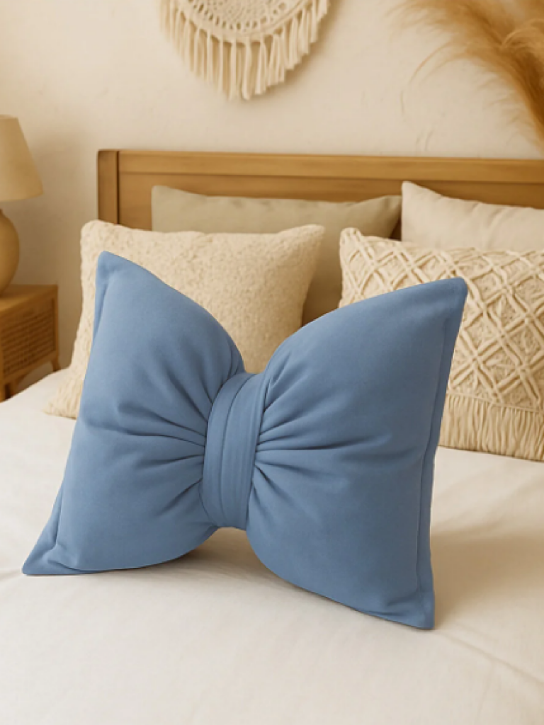 Fiyonk Kadife Doku Dolgulu Kelebek Yastık Mavi